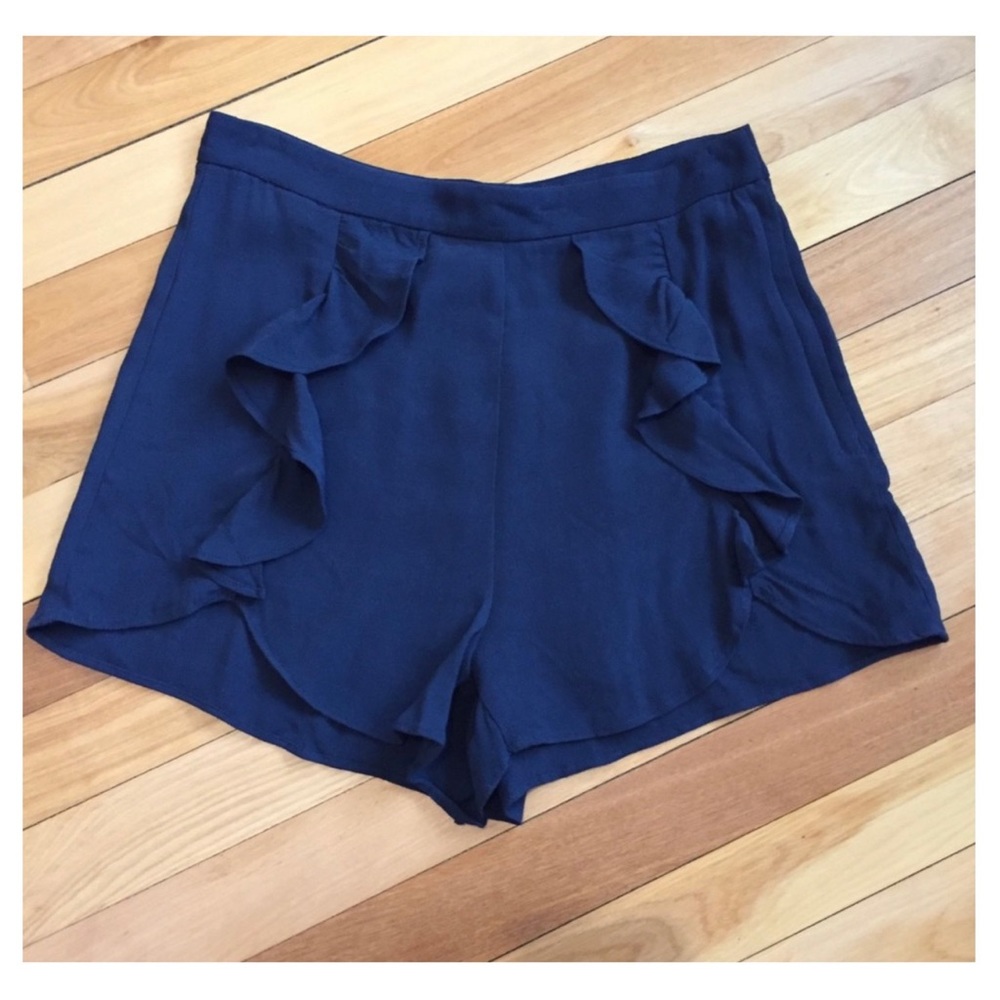 H&M | Ruffle Shorts